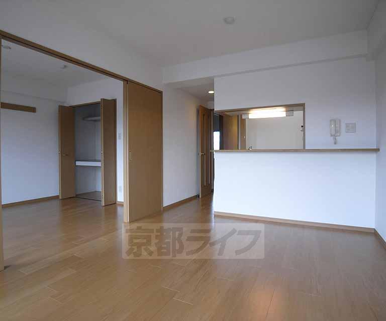 居室・リビング　１１帖の広々したＬＤＫです。