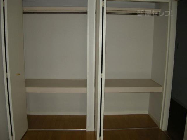 その他設備　服がたくさんある人には嬉しい大きなクローゼット。