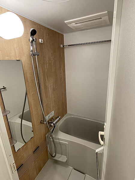 バス・シャワールーム　※別部屋参考写真