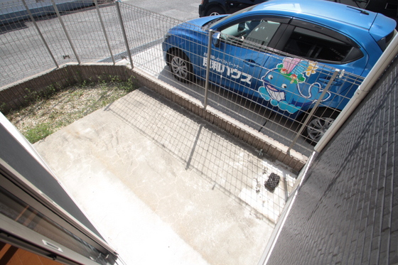 庭　※別棟の写真です。