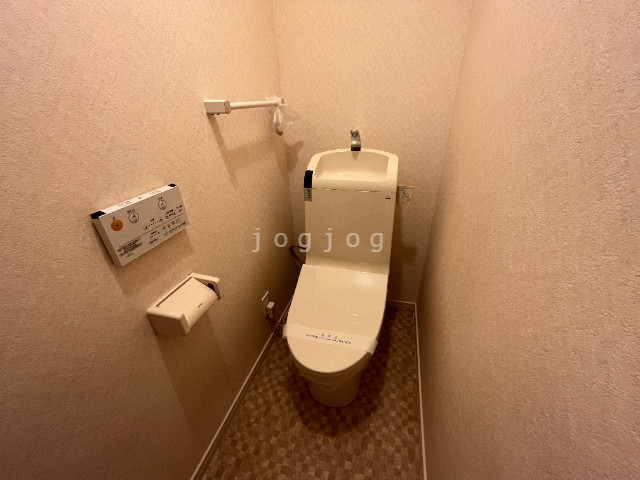 トイレ　温水洗浄便座付き