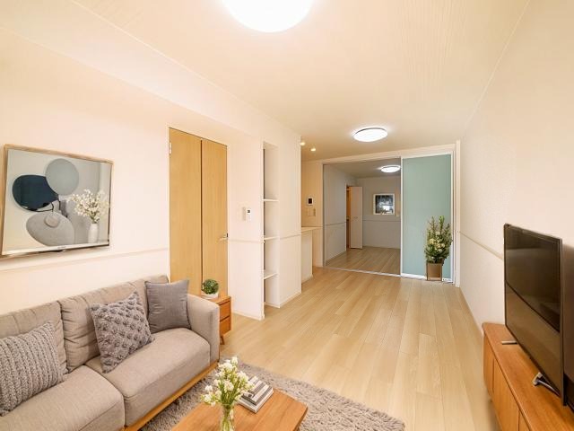 居室・リビング　CGで家具等を配置したもので家具等は含まれません