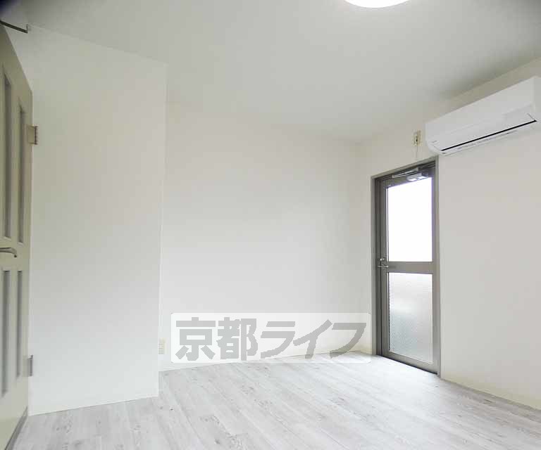 居室・リビング　清潔感のあるお部屋です