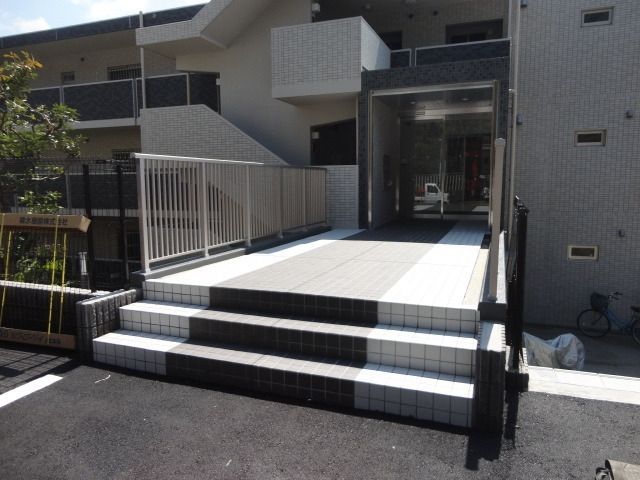 エントランス　エントランス