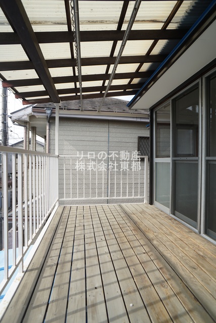 バルコニー　バルコニーがあるので洗濯物を太陽の下で干すことができます♪