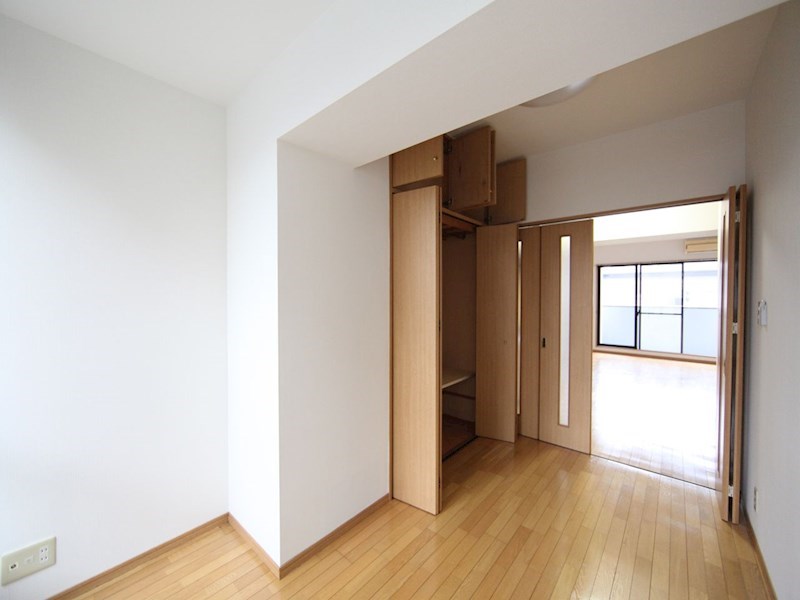 その他部屋・スペース　洋室5.4帖　クローゼット付（収納充実してます）