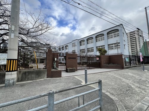 中学校　大阪市立文の里中学校（中学校）まで297m