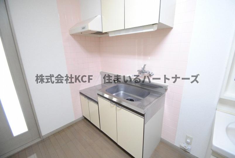 キッチン　コンパクトなキッチンで掃除もラクラク