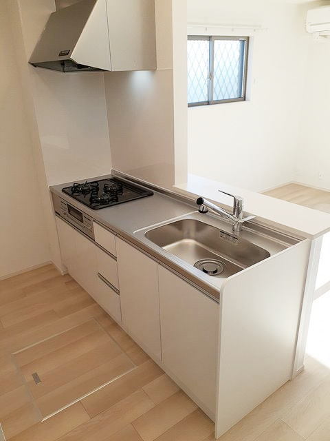 キッチン　※写真は別号室のものですので現状優先とさせていただきます