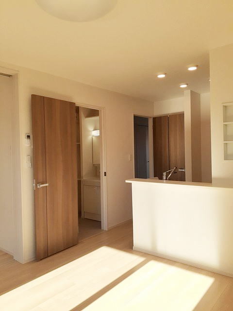 居室・リビング　※写真は別号室のものですので現状優先とさせていただきます