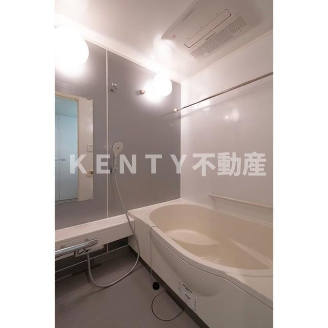 バス・シャワールーム　落ち着いた空間のお風呂です