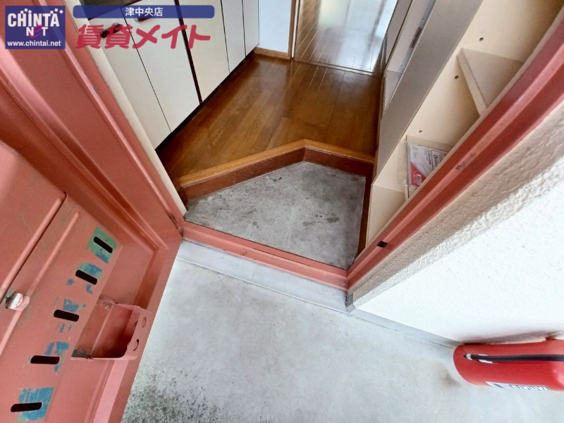 玄関　同型参考写真