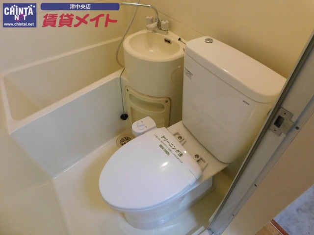 トイレ　同型参考写真