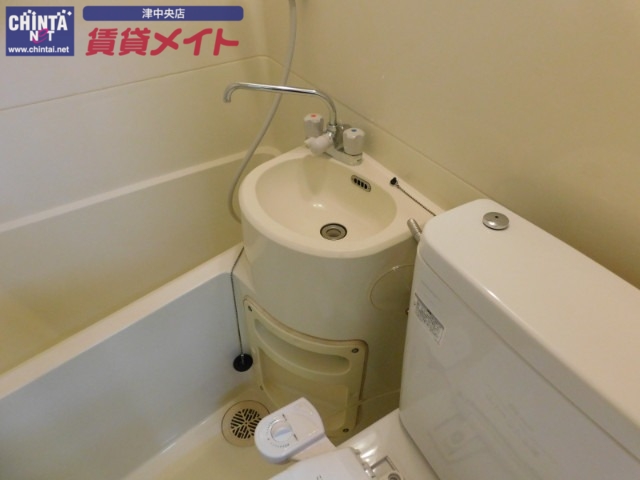 洗面設備　同型参考写真