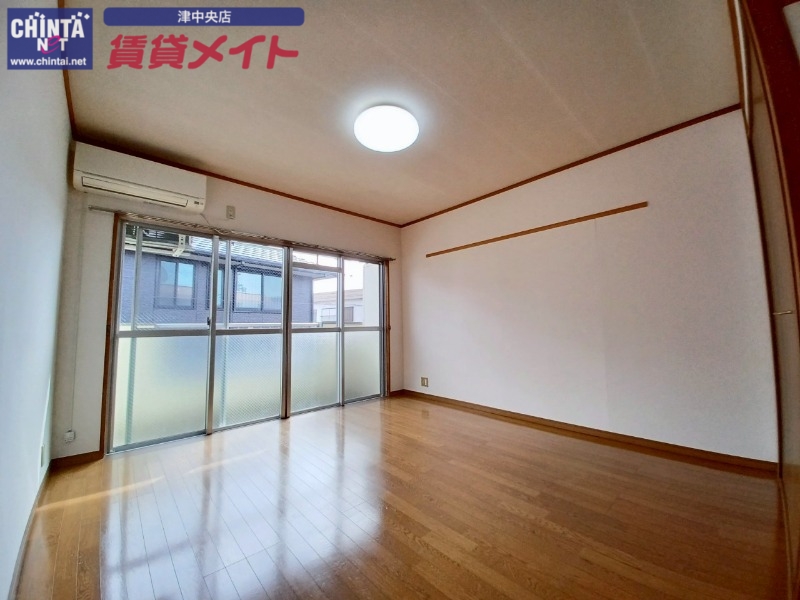 居室・リビング　同型参考写真