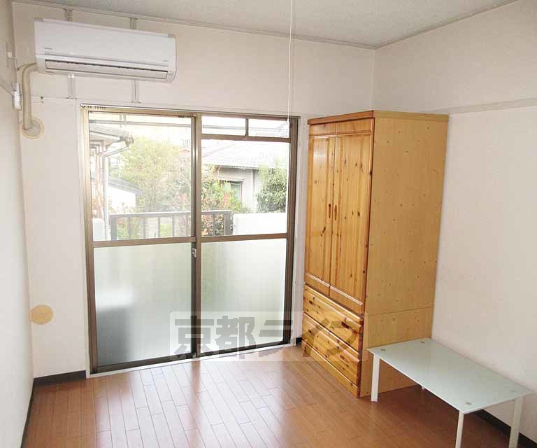 居室・リビング　日当りのいいお部屋です