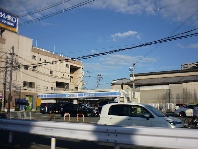 コンビニ　ローソン様（コンビニ）まで650m