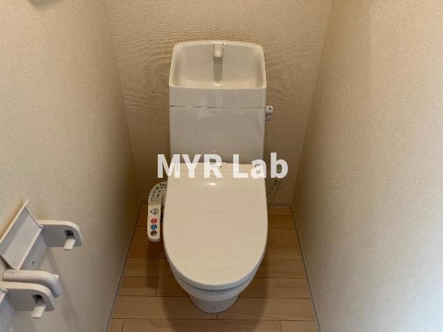 ＪＲ鹿児島本線 香椎駅 徒歩7分 2階建 築1年のトイレ写真