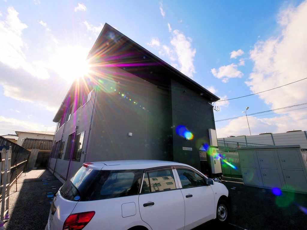 建物外観　駐車場