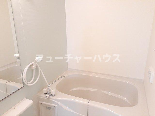 バス・シャワールーム　ゆったりとスペースのある洗面所