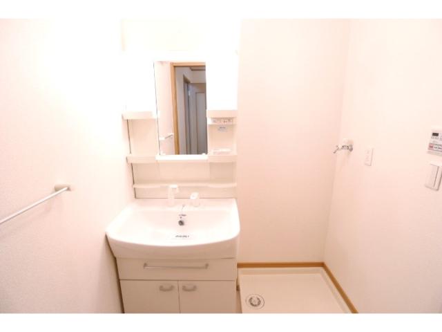 洗面設備　同仕様