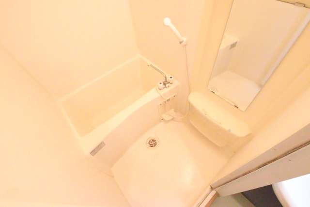 バス・シャワールーム　※別室の参考写真の為、現況優先です。