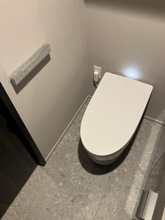 トイレ　落ち着いたトイレです