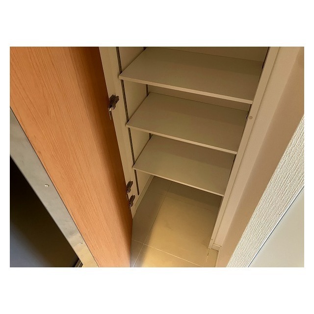 玄関　シューズボックス