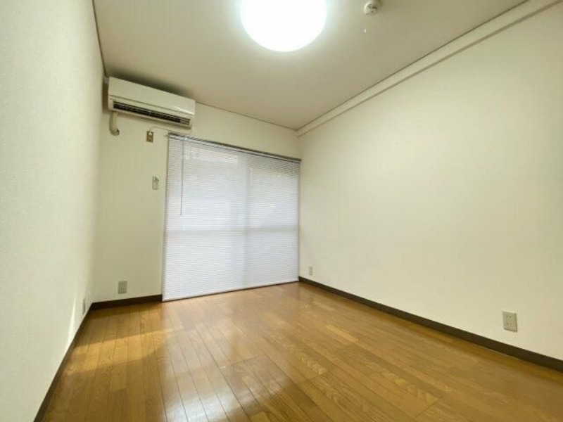 居室・リビング　同物件別室写真