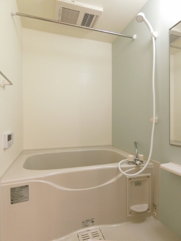 バス・シャワールーム　図面と現状に相違がある場合には現状を優先．．．