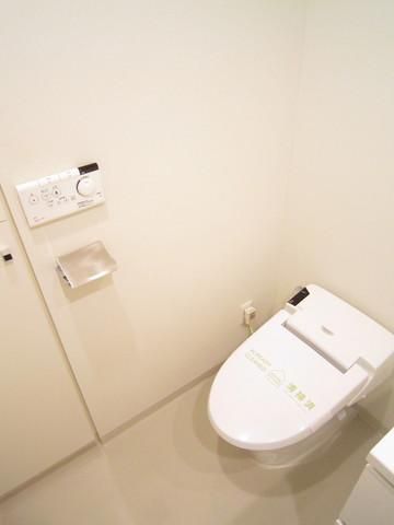 トイレ　ウォシュレット完備