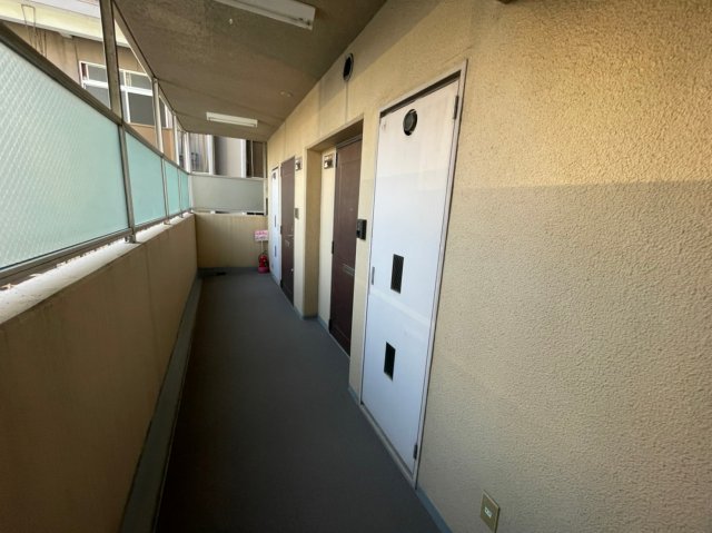 その他共有部分　同マンション他部屋。反転タイプ