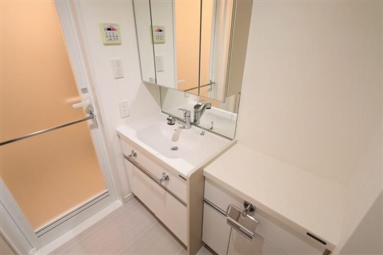 洗面設備　※他号室参考写真