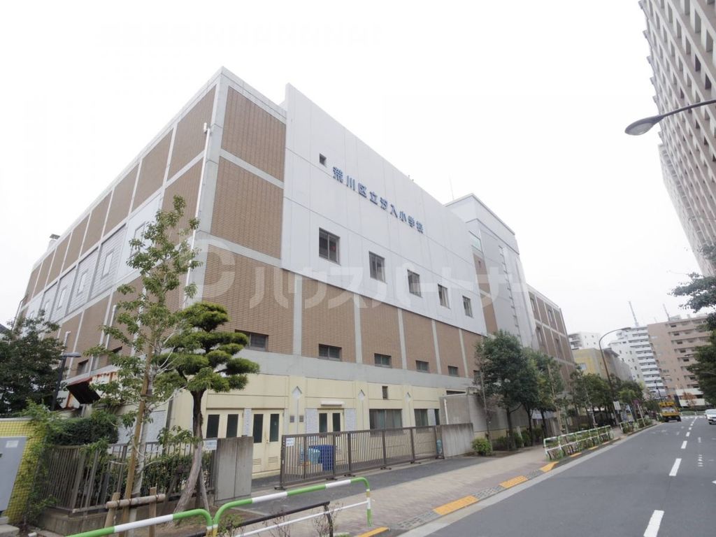 スーパー　荒川区立汐入小学校（スーパー）まで300m