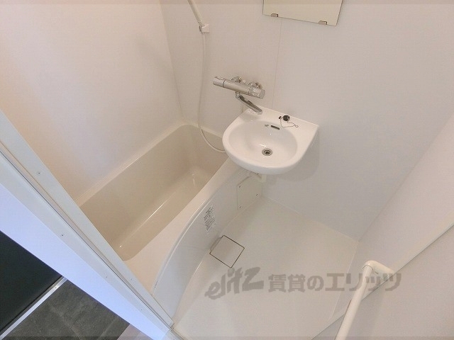 バス・シャワールーム　バス