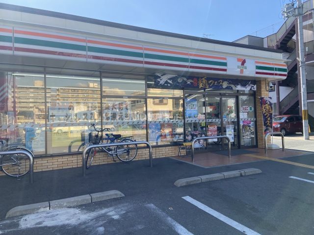 コンビニ　セブンイレブン 東大阪近江堂2丁目店（コンビニ）まで414m