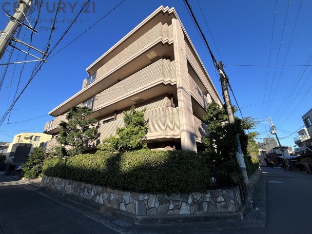 建物外観　オートロック・防犯カメラ付きで安心！宅配BOX付きで便利！