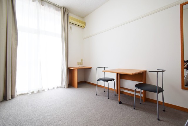 居室・リビング　家具家電は残置物です。