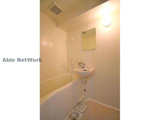 バス・シャワールーム　※同物件別部屋の写真です。