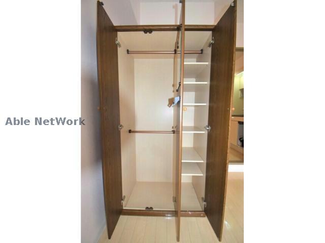 収納　※同物件別部屋の写真です。