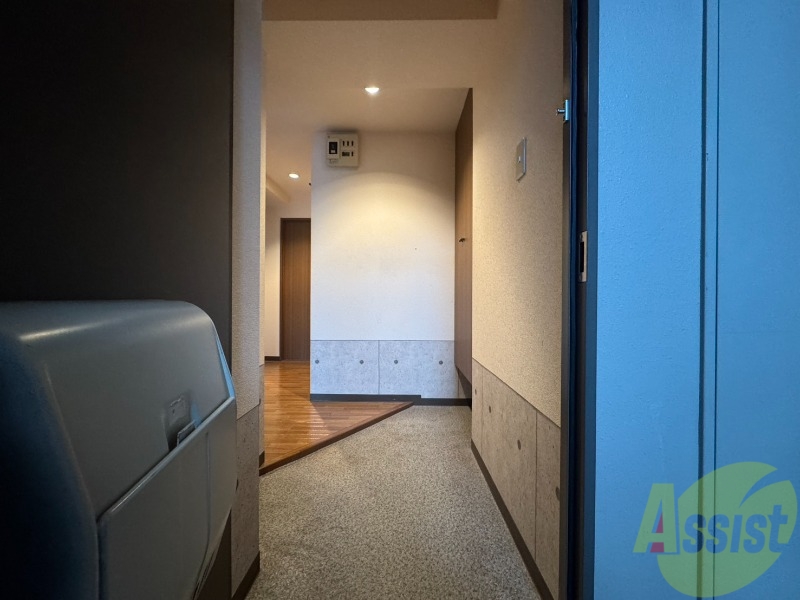 玄関　玄関の様子です。明るい印象ですね。気分もあがりそう。