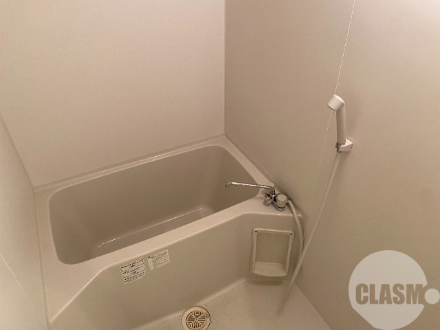 バス・シャワールーム　キレイにリフォームされています♪