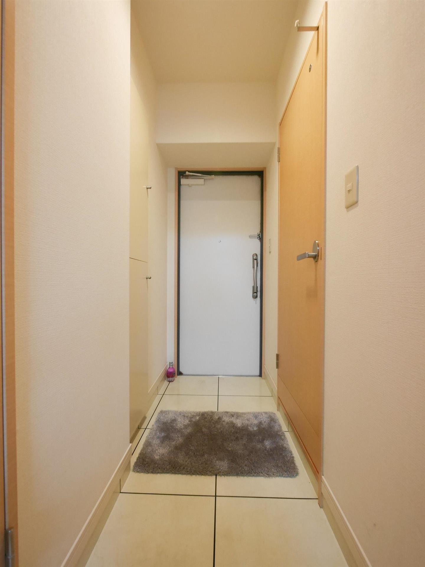 玄関　【同仕様写真】