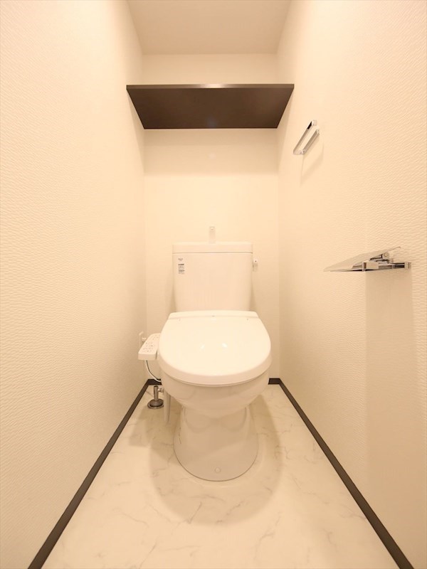 トイレ　温水洗浄暖房便座付トイレ