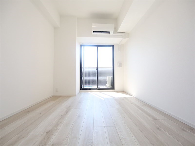 居室・リビング　洋室8.0帖　クローゼット付（収納充実してます）