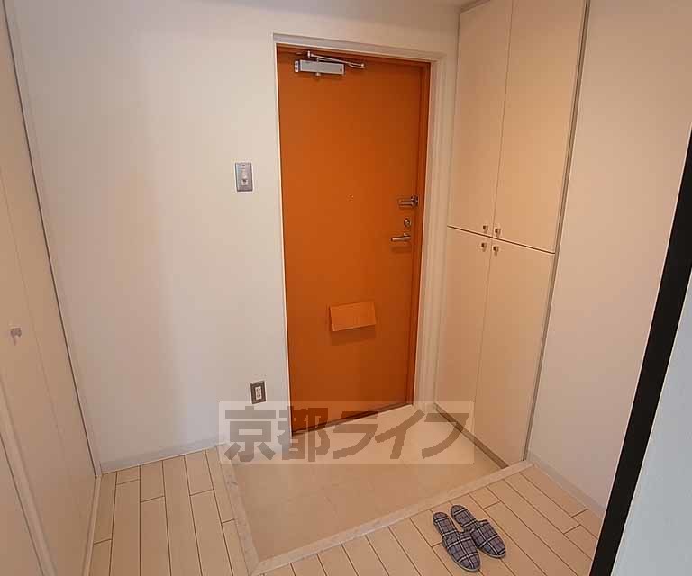 玄関　大き目のシューズボックスつきです。