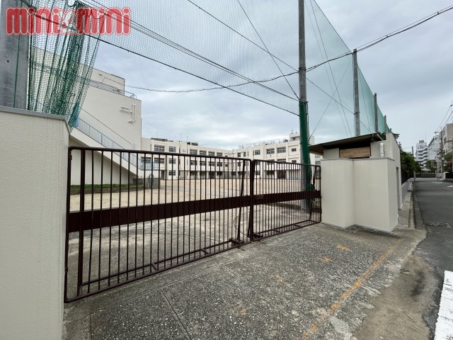 小学校　大阪市立神津小学校（小学校）まで666m