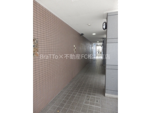 エントランス　マンション共用部分