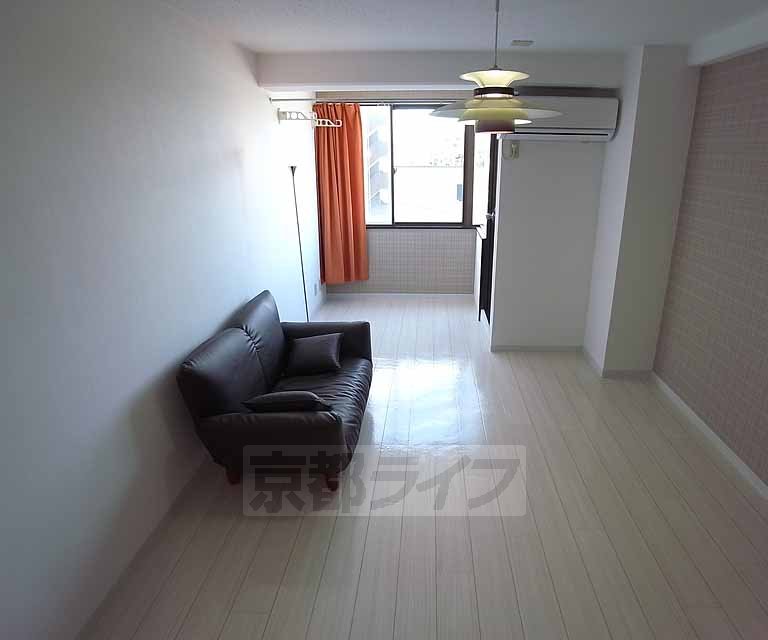 居室・リビング　非常に綺麗な室内です。