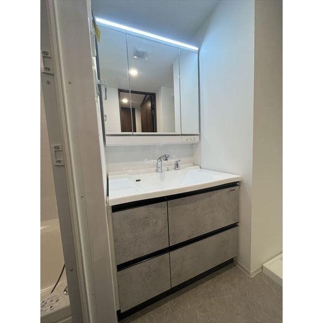 洗面設備　脱衣スペースもあります